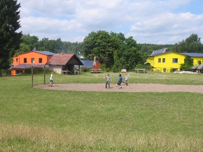 Das Gel&auml;nde der JNA Br&uuml;ckentin