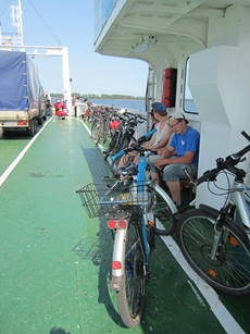 Autofähre über den Strelasund